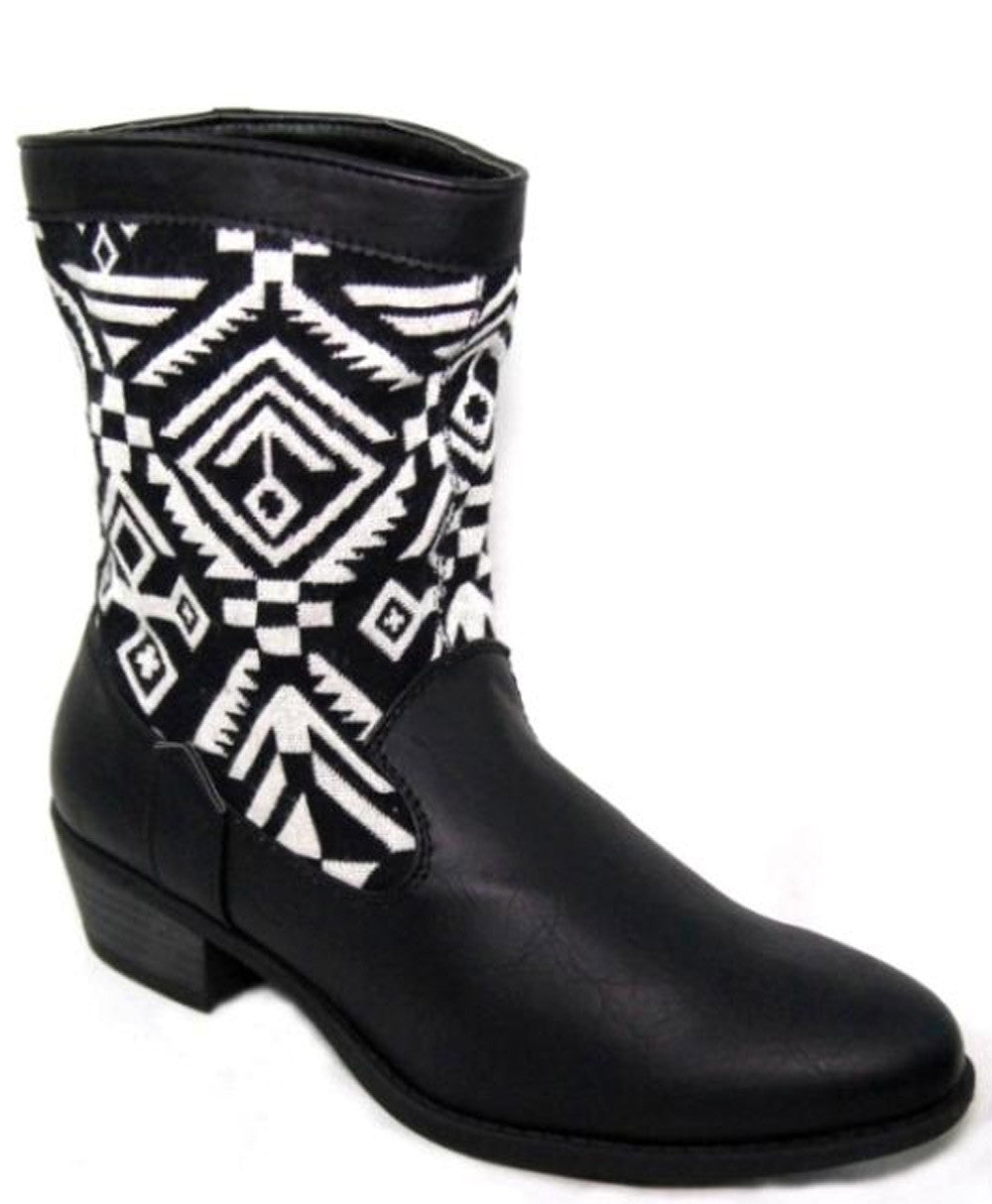 Sona Sport Boots Tribal Print